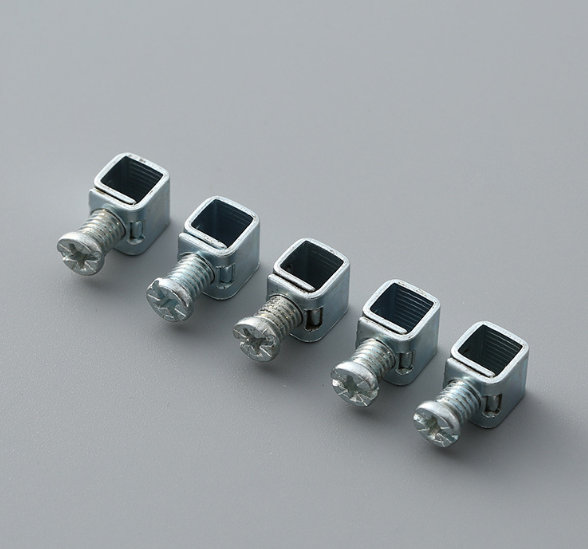 Leakage protection socket terminal